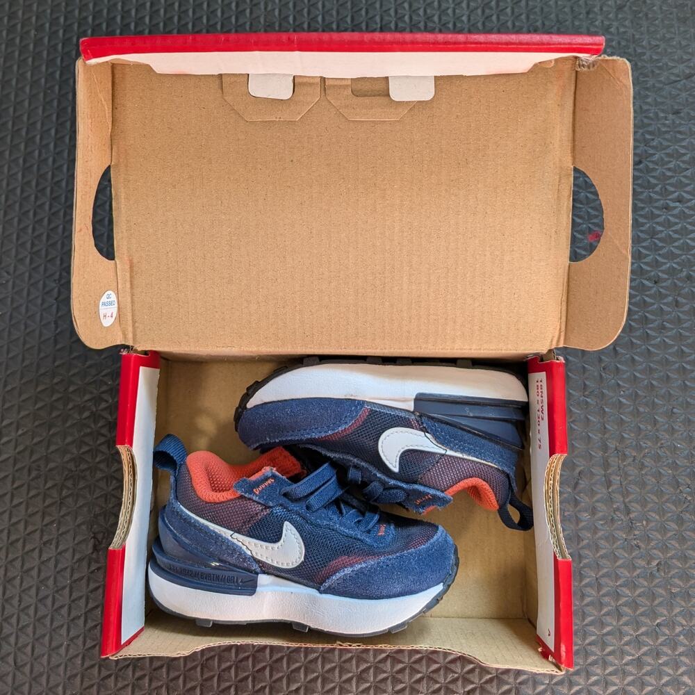 Nike Waffle One Toddler Shoes, 4c, Navy/White/Orange, EUC